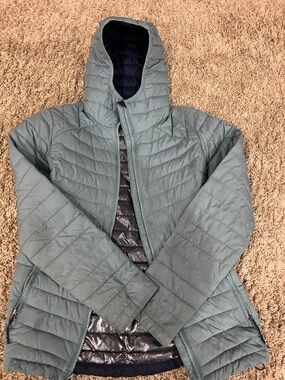 Women’s Lightweight Quilted Hooded Winter Coat — Sage Green